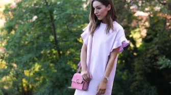 Iskopirajte Anu: Popularna blogerica u sportskoj chic dnevnoj kombinaciji