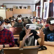 Osnovnoškolci uče povijest uz pomoć virtualne stvarnosti