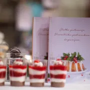 40 slasnih i slatkih recepata gastro zvijezda Sanje Mijac i Sandre Jadek