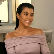 Kourtney otkrila tajnu zavidne vitke linije Kardashianki