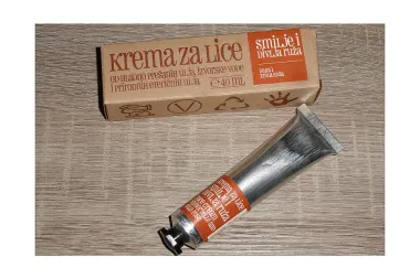 Test zona: Sapunoteka krema za lice od smilja i divlje ruže