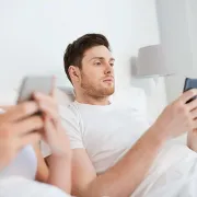 Načini na koje online svijet uništava vaš ljubavni život