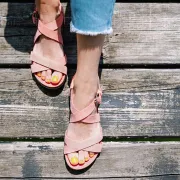 Omiljeni ljetni komadi obuće koji zovu na plažu