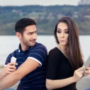 6 znakova da ste se udaljili s partnerom (i kako to popraviti)