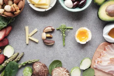 Kako je keto (LCHF) prehrana drugačija za žene (i kako joj se najbolje prilagoditi)
