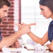 Psihološke igre u vezi: zašto muškarci to čine?
