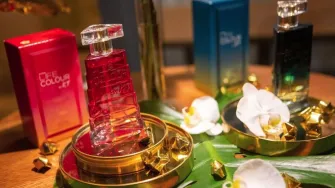 Blagdani će divno mirisati uz parfeme Avon Life COLOUR by Kenzo Takada