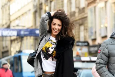 Tri trendi Guess outfita za urbani, dnevni i večernji look