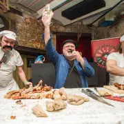 Let 3 rezao i dijelio antivalentinovsku janjetinu uz puštanje Goluba Vase!