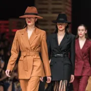 Otkrivamo koja će naša dizajnerska imena obilježiti jedan od najvećih modnih događaja