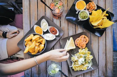 TOP 10 svjetskih street food destinacija: od brzih grickalica do pokretnih gozbi