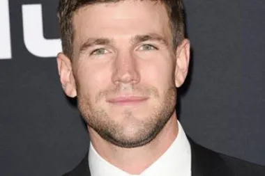Austin Stowell