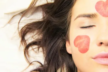 Odlične voćne maske koje će riješiti sve tvoje probleme s masnom kožom