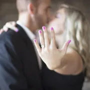 Kako ga suptilno potaknuti da te konačno zaprosi