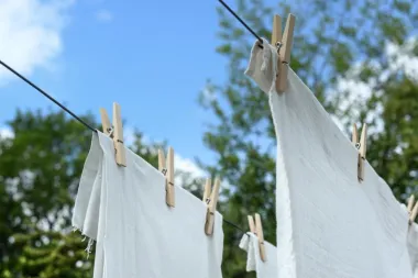Ovaj sastojak koji sigurno imaš u kuhinji izbacit će izbjeljivač iz tvog doma zauvijek