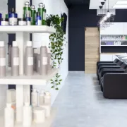 Salon u koji ćete se zaljubiti idealan je spoj industrijskog i modernog designa
