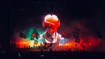 Sve je spremno za Chemical Brothers spektakl, a mi smo se prisjetile njihovih najvećih hitova