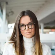6 super make up trikova za djevojke s naočalama