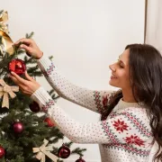 Psiholog tvrdi da su oni koji s božićnim ukrašavanjem započinju ranije - sretniji