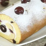 Jednostavan i fini recept: Rolada od višanja i lješnjaka