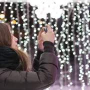Evo kako što bolje izgledati na blagdanskim fotografijama