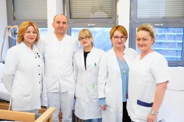 Udruga koja već 20 godina čini razliku uljepšala Božić u bolnici KBC Sestre milosrdnice