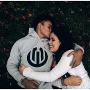 5 zdravih razloga zašto biste ti i tvoj partner uvijek trebali pronaći vremena za maženje