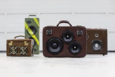 Od ideje s maturalca do biznisa: Matej stare kofere pretvara u retro zvučnike