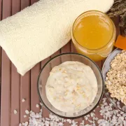 Za svaki tip kože: Odlične maske za lice sa zobenom kašom