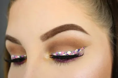 Novi proljetni trend: Cvjetni make up