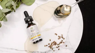 CBD ulje – čudotvorna tekućina koja će smiriti tvoje tijelo, ali i um