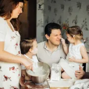 Slatke radosti: Jednostavni kolačići koje možeš raditi s klincima