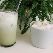 Matcha latte odlična je alternativa jutarnjoj kavi, a evo kako ju jednostavno možeš pripremiti sama