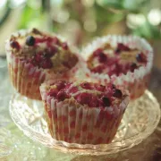 Muffini od kokosa, čokolade i bobičastog voća za koje ti ne treba brašno