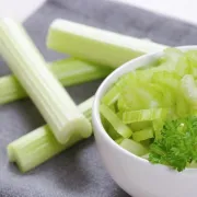 Zeleno blago: Kako zamrznuti celer za brzu pripremu smoothieja, sokova, juha i variva