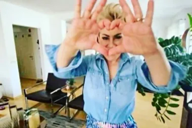 Indira objavila na YouTube kanalu novu pjesmu 'Za milijun godina' i poručila: 'Okrenimo se danas sreći!'