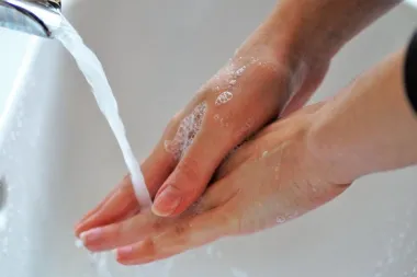 Kako zaštititi ruke od isušivanja sada kada ih moraš prati češće, no ikad?