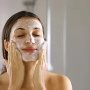Dva jednostavna sastojka su sve što ti je potrebno da napraviš DIY piling za lice