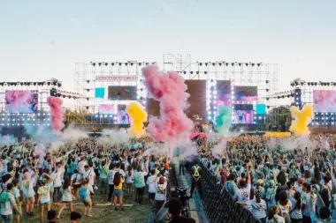 Zbog korone je otkazan tvoj omiljeni glazbeni festival? Pripremi vlastiti '#ostanidoma festival' i zabavi se kao nikada prije