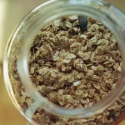 Domaća granola - puno zdravija i finija verzija kupovnih pahuljica koju obožavamo