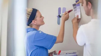 Želiš napraviti makeover zidova? Provjerili smo koje boje bi trebala izabrati za spavaću sobu, a koje za druge prostorije u stanu