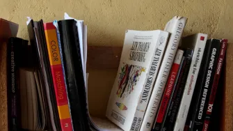Budite kreativni i uštedite novac: Doznajte kako napraviti policu od drveta