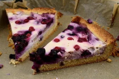 Torta od sira i borovnica oduševit će sve ljubitelje cheesecakea, ali i one koji više vole voćne okuse