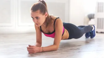 Razmišljaš isprobati 'plank challenge'? Evo što sve trebaš znati o izdržajima