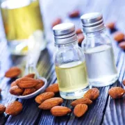 Luksuz iz prirode: Bademovo ulje hrani kožu, puno je vitamina i pomaže kod podočnjaka