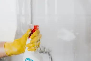 Kako se riješiti plijesni u tuš kabini?