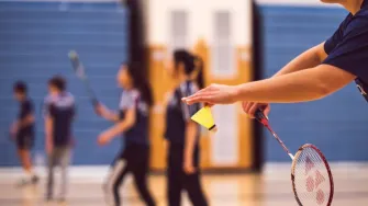 Koje su dimenzije pravog badminton terena?