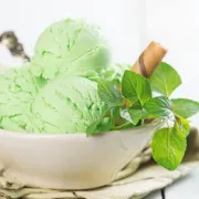 Imamo recept za osvježavajući matcha sladoled - hit desert ljeta