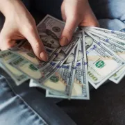 Kako ispravno upravljati novcem i pritom uštedjeti?