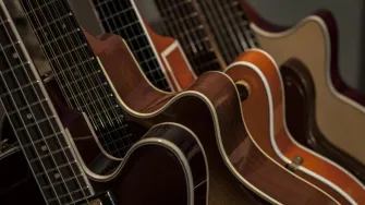 Koja je razlika između električne i klasične gitare?